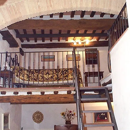 Castello Di Monteliscai *
