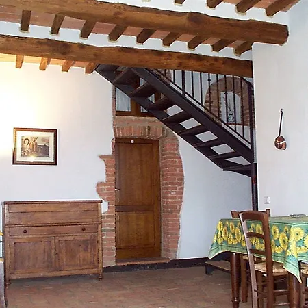Castello Di Monteliscai Country house